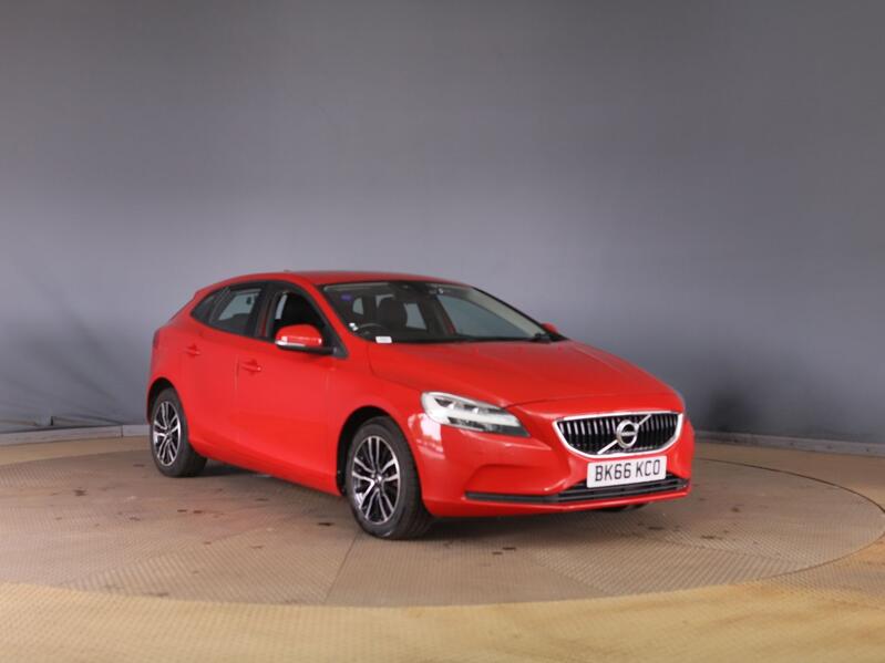 VOLVO V40 2.0 Momentum D2